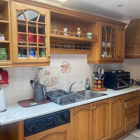 Bluebell Apartment Sleeps 7 Only Let As Whole Apartment Blennerville Екстериор снимка